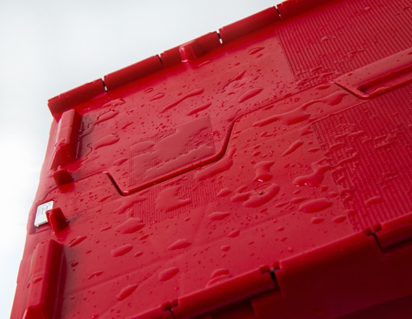 Kunststofbox met water